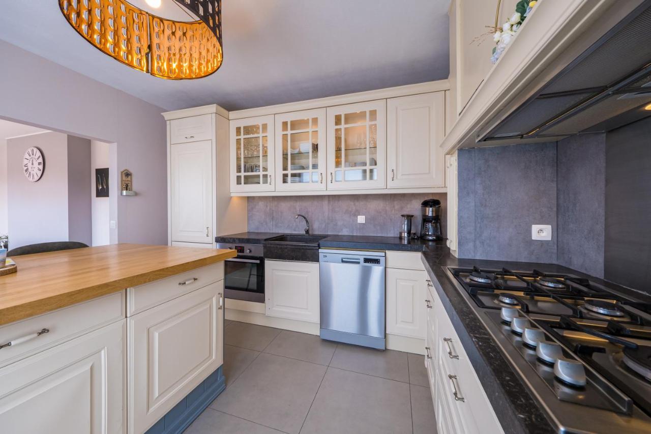Family Appartement 'Marieo' With Game Room And Outdoor Facilities Gistel Exteriör bild