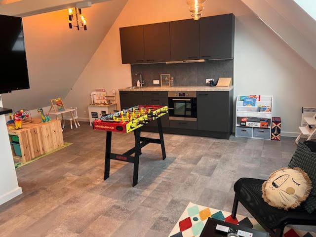 Family Appartement 'Marieo' With Game Room And Outdoor Facilities Gistel Exteriör bild